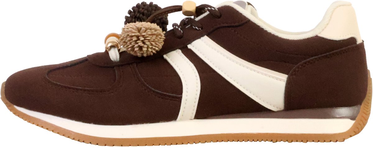 Sneakers met veters
