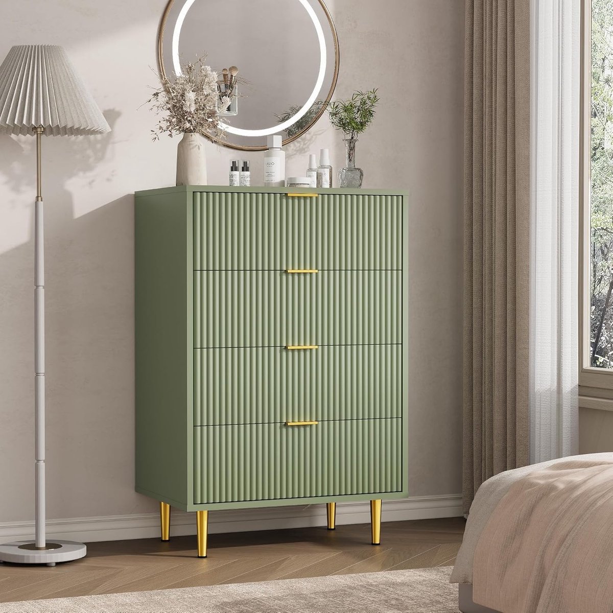 HOERFURIY Ladekast met 4 Lades - Moderne Commode met Geribbelde Voorkant - Gouden Handgrepen & Metalen Poten - Slaapkamer en Woonkamer - 60x40x94 cm - Boter groen