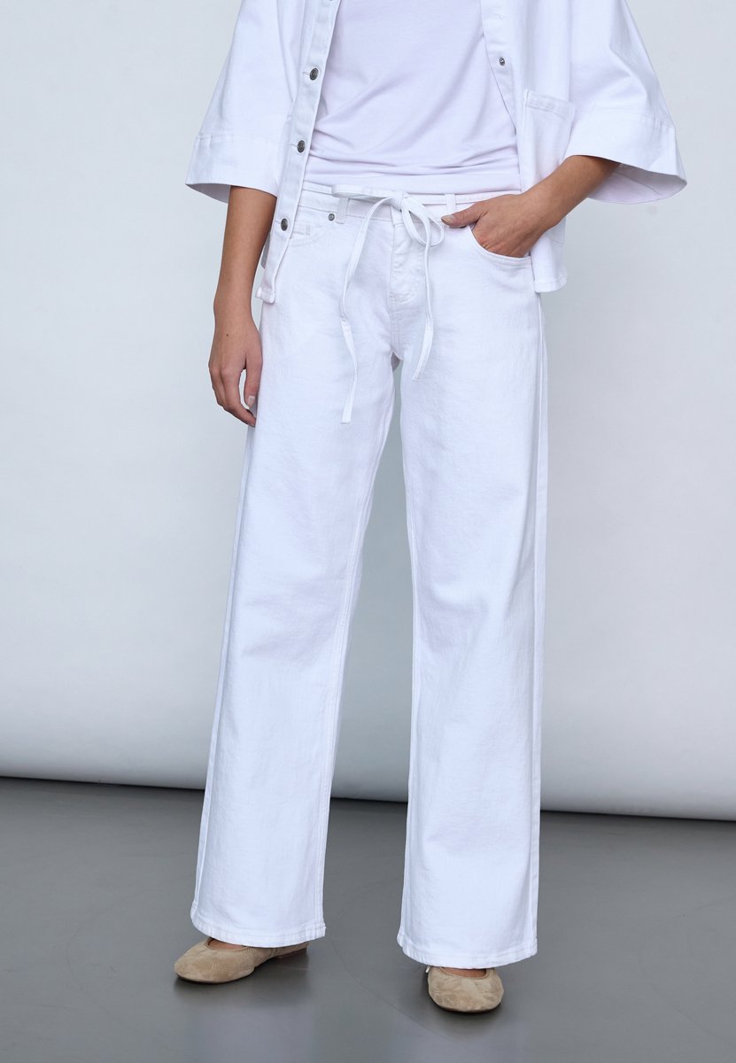 Sisters Point - Onea-belt.je8 - Dames Jeans - White - Maat M