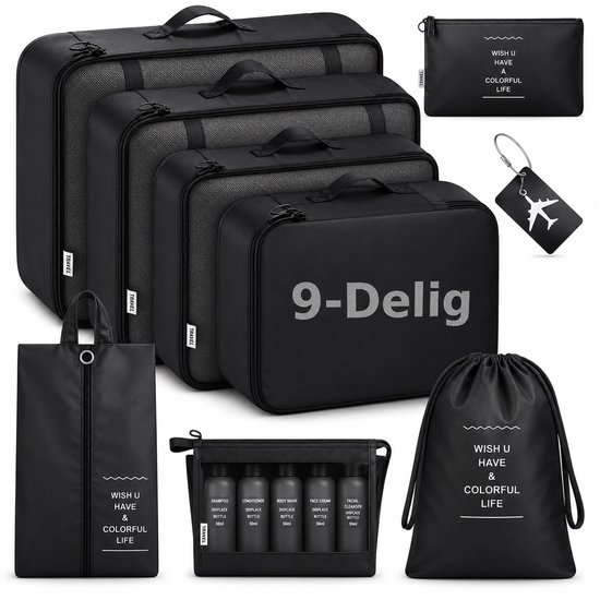 Zwarte 9-delige kofferorganizer set met verschillende maten tassen, toilettas en schoenentas. Sommige tassen hebben een 'WISH U HAVE & COLORFUL LIFE' opdruk.