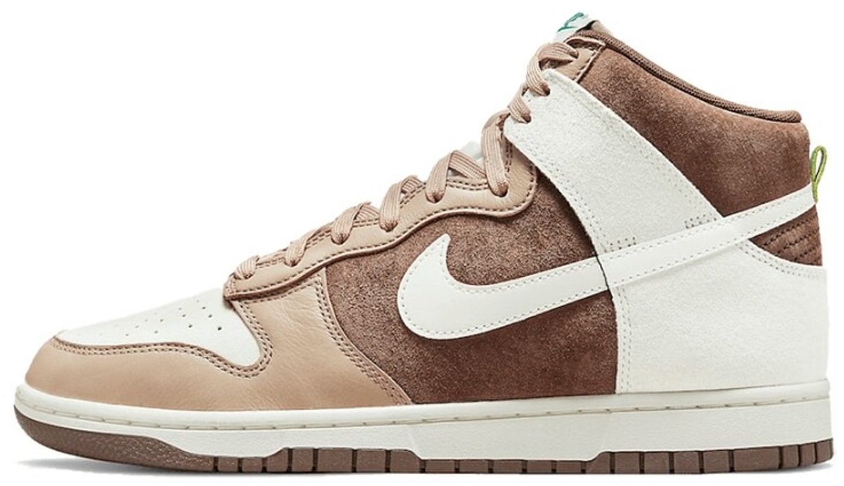 Nike Dunk High ‘Chocolate’ . Wit