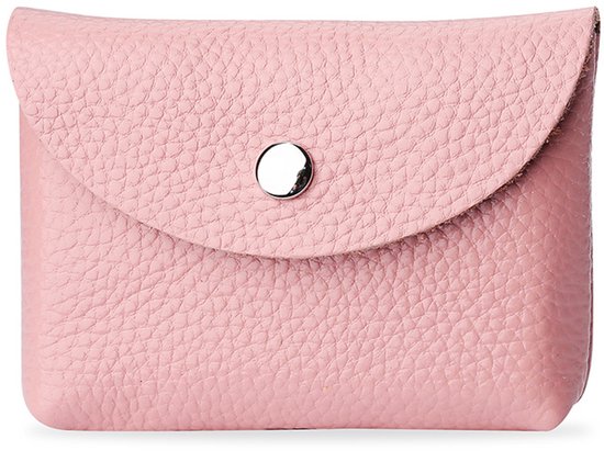 Portefeuille rose en cuir avec fermeture à bouton-pression.