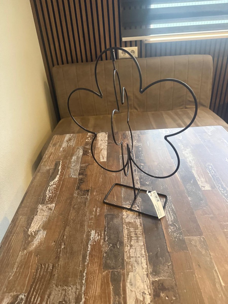 Metalen Dubbele Decoratie Bloem Op Standaard