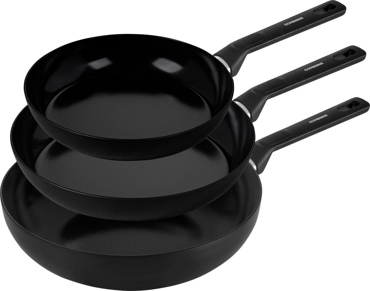 Combekk Tundra Easy Pannenset 3-delig - Koekenpan Ø 24 cm + Koekenpan Ø 28 cm + Wok Ø 28 cm - PFAS-vrij - Non-stick Keramische antiaanbaklaag - 100% Gerecycled aluminium - Geschikt voor inductie - Vaatwasserbestendig - Zwart