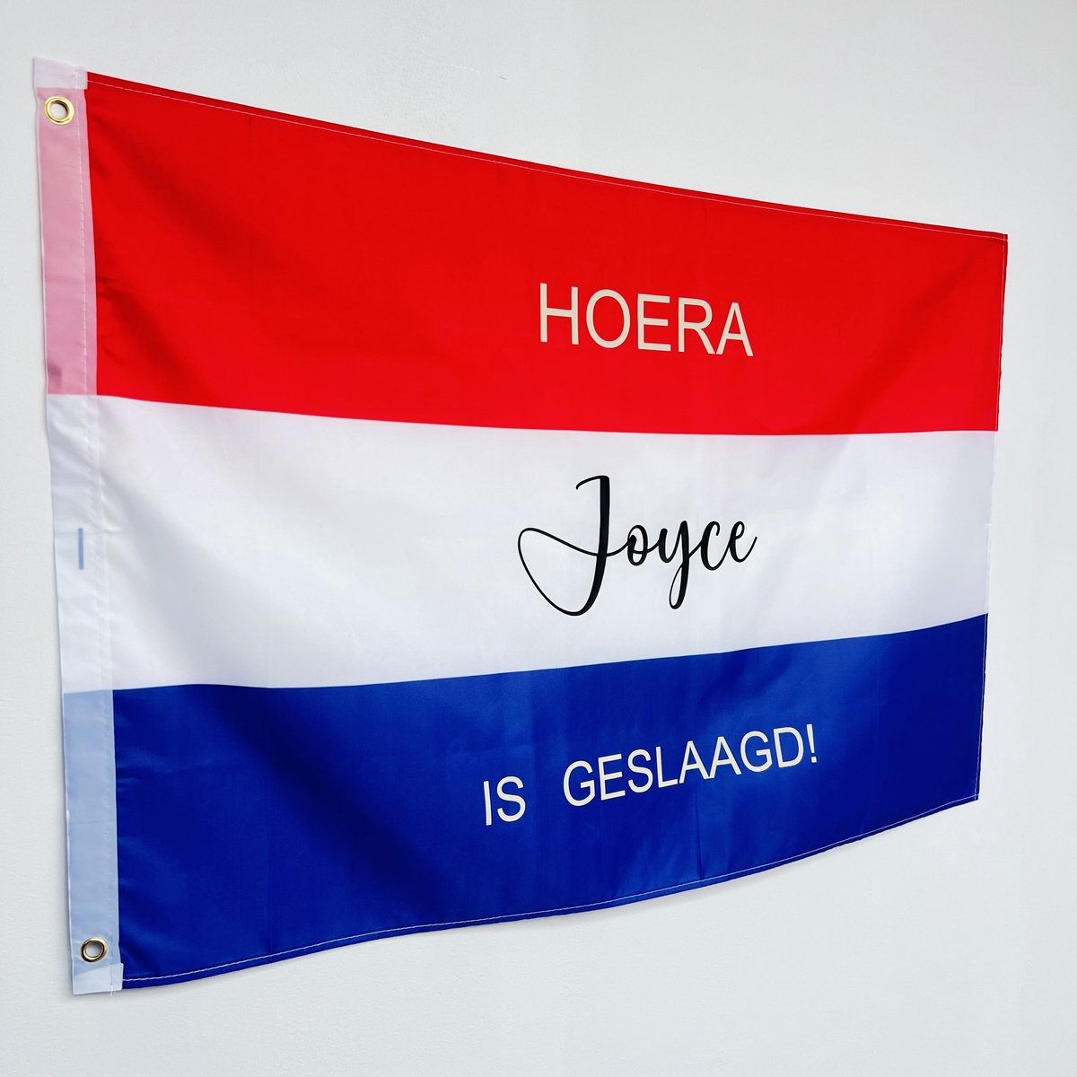 Geslaagd Vlag met Naam - Persoonlijk Brievenbuscadeau voor Geslaagden - geslaagd cadeau - vlag bedrukt met naam - diploma cadeau - examen cadeau