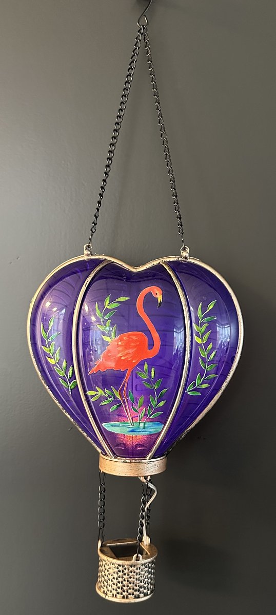 Decoratieve solarlamp hart met luchtballon " met flame LED " - Flamingo print paars - kunststof - hangend model - hoogte 46 x 16 x 9.5 cm - Tuindecoratie - Tuinverlichting