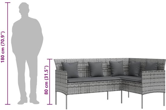 Grijs L-vormig poly rotan loungeset met grijze kussens, naast een figuur van 180 cm.