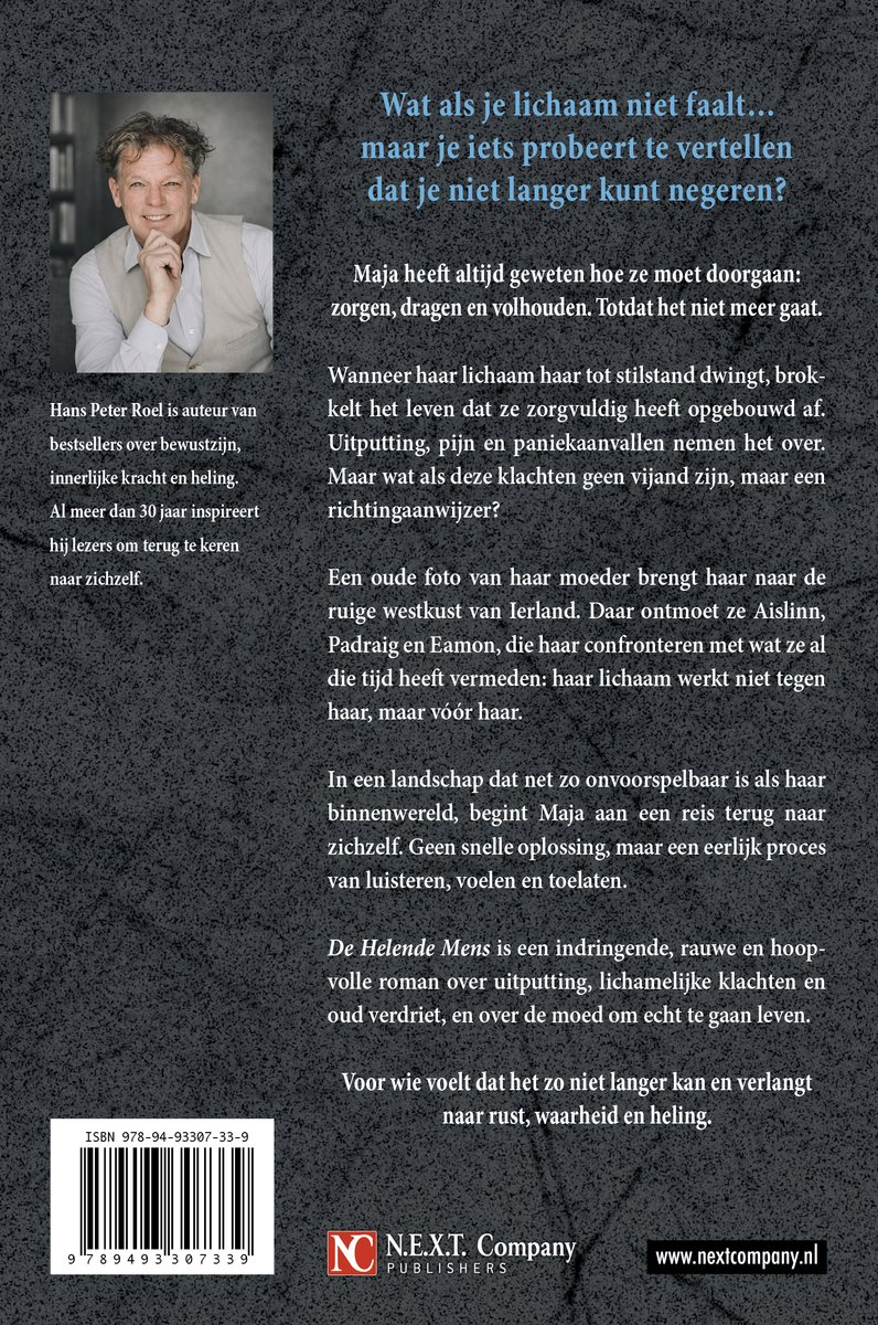 Dos du livre "De helende mens" avec un portrait de Hans Peter Roel et le texte décrivant l'histoire.