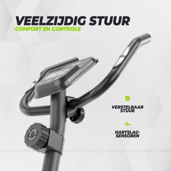 Zwarte hometrainer met display, hartslagsensoren en verstelbaar stuur. Tekst: Veelzijdig stuur, comfort en controle.