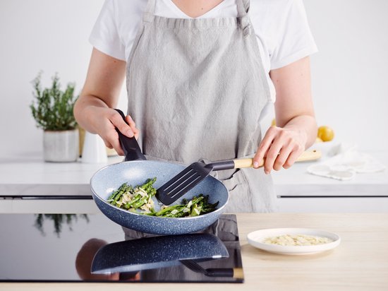 BK Blue Label Granite Koekenpannenset 2-delig - 20/24cm - PFAS-vrije antikleeflaag - Pannenset inductie - Keramische pan - Ovenbestendig tot 160°C - Koudgrepen - Blauw