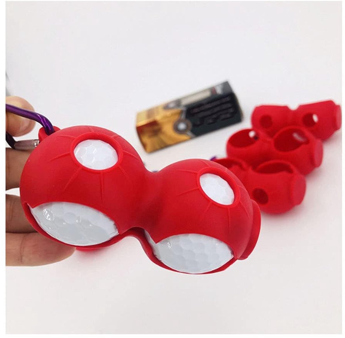 Dailygoods- Golfbalhouder Draagbaar - Siliconen - Bevestigbaar aan Golftas - Geschikt voor 2 Ballen - Gemakkelijk Schoon te Maken - Slijtvast Materiaal - Golfbalhoes