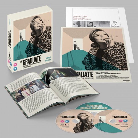 De Graduate 4K Blu-ray set met boekje en soundtrack CD. Grote afbeelding van Katharine Ross met luipaardprint jas.