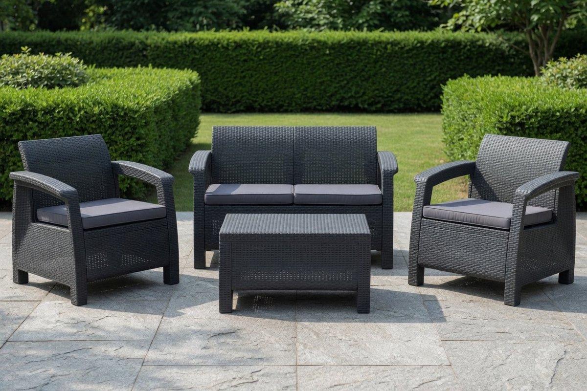 4-Delige Rotan Hars Loungeset Grafiet Grijs – Tuinmeubelset 2 Fauteuils + 2-Zitsbank + Accenttafel – Voor 4 Personen – Terras & Tuin – IndustroHome