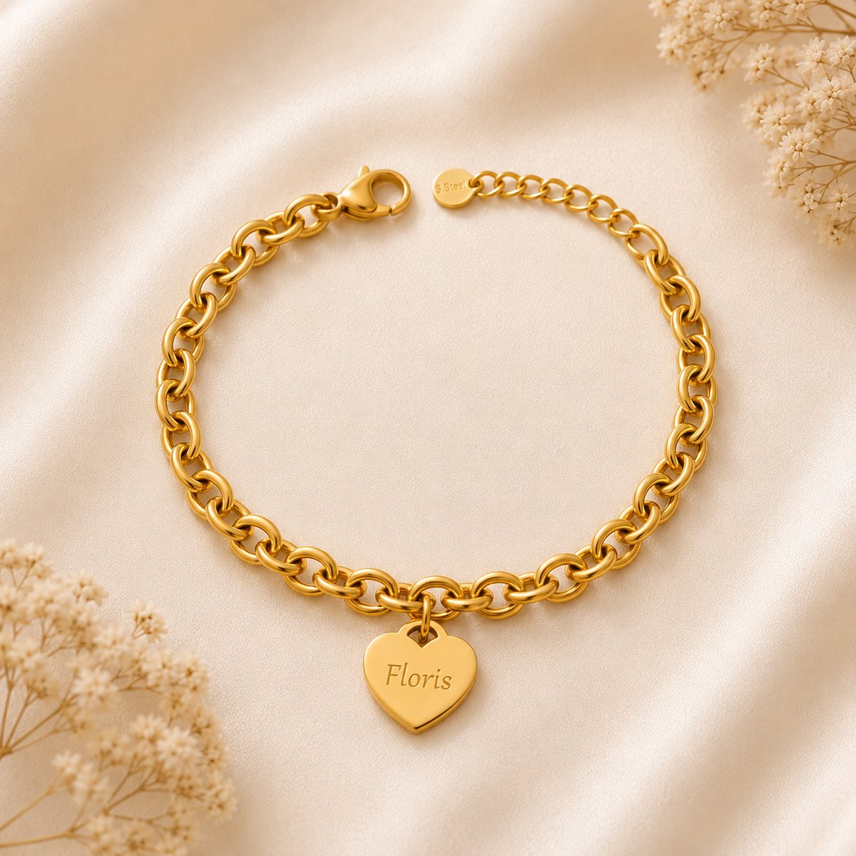 Armband Anne Goud gepersonaliseerd sieraad met naam gegraveerd, leuk persoonlijk cadeau voor moeder, vrouw of vriendin.