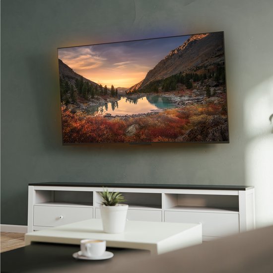 Auronic TV Muurbeugel - 26 tot 65 inch - Tot 45 kg - Draaibaar - Kantelbaar - Uitschuifbaar - Zwart