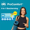 Vrolijke vrouw met sportkleding wijst naar o.b. ProComfort tampons, met 'nieuw' vermelding.