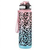 Roze en turquoise waterfles met zwart luipaard patroon en draaglus. Flip drinkdop met sluitclip.