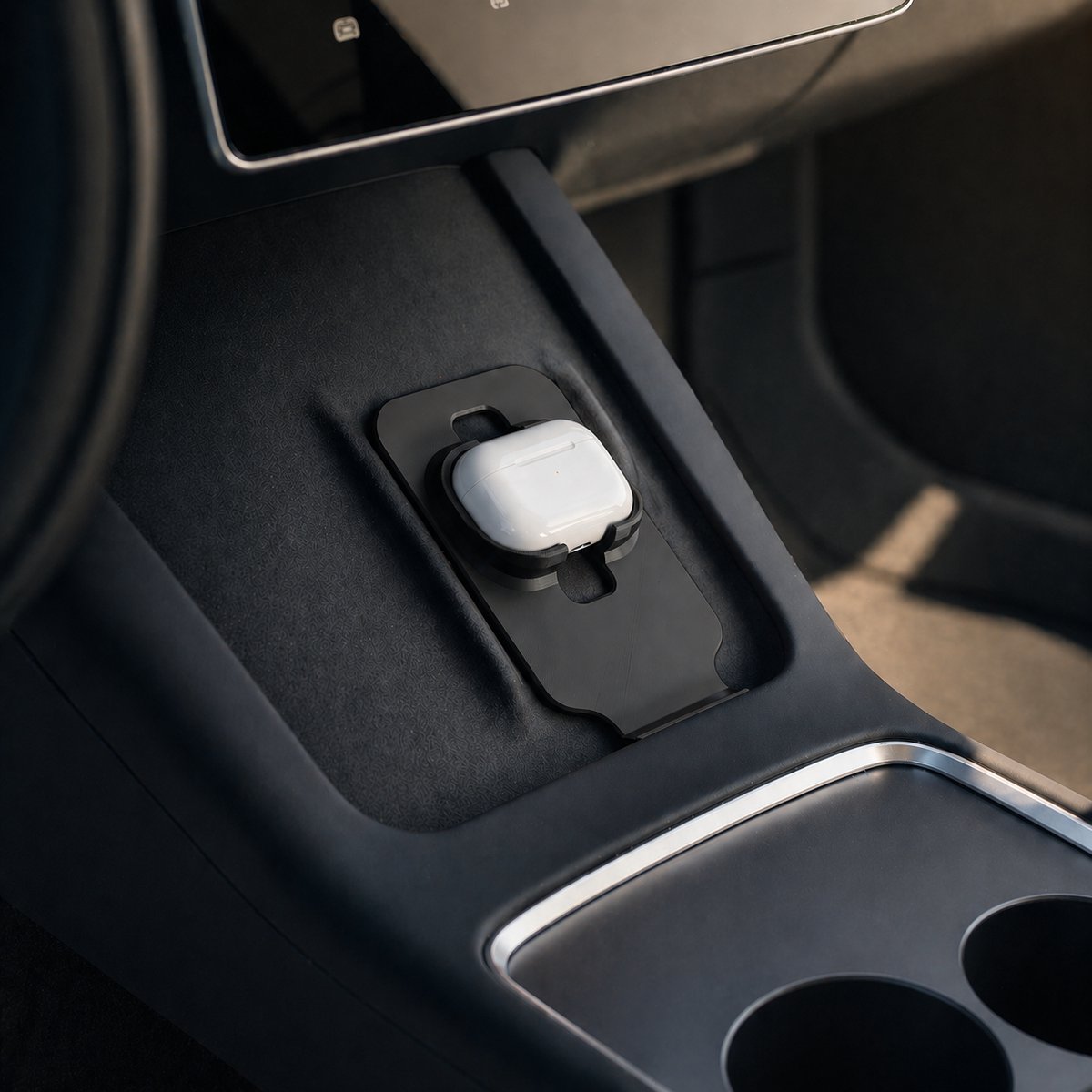 AirPods Pro Houder Voor Tesla Model 3 En Model Y - Draadloze Oplader Accessoire - Perfecte Pasvorm Voor Center Console - Anti-Slip Design - Premium Interieur Upgrade - Compact En Duurzaam - Zwart