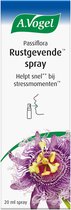 A. Vogel Passiflora Rustgevende spray. Met een passiebloem en de tekst "Helpt snel bij stressmomenten". Inhoud 20 ml.