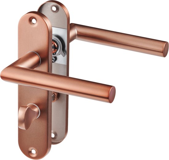 Koperkleurige deurklink met rond schild, wc-slot en opbouw montage.
