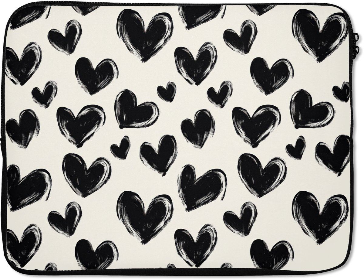 Laptophoes 15.6 inch - Hartjes - Patroon - Zwart - Laptop sleeve - Binnenmaat 37x26 cm - Zwarte achterkant