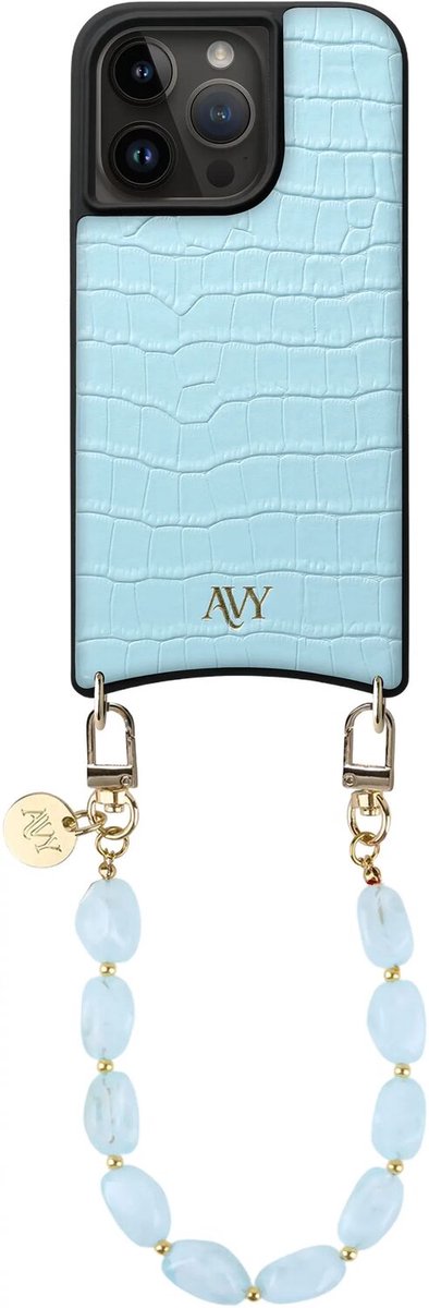 AVY Leren Hoesje Geschikt voor Apple iPhone 15 Pro | Compatibel met MagSafe | Leather Case met Telefoonkoord | Polsband | Croco Blauw | Rocher Blue