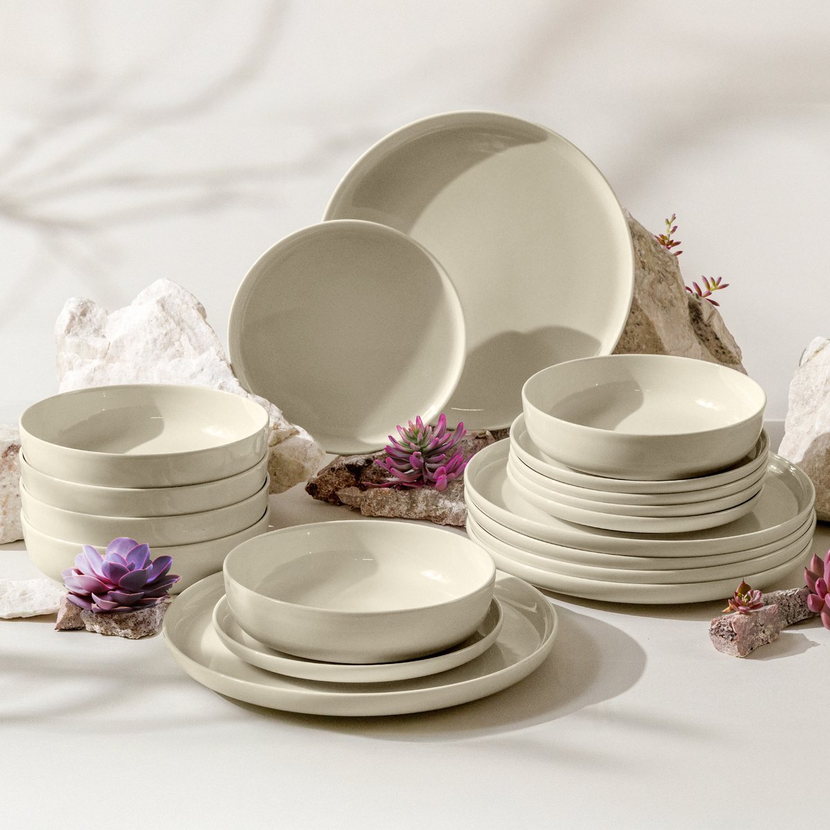 KONSIMO® VICTO - 18 delig - 6 persoons - Keramiek - Dessertbord, Diepbord, Dinerbord - Beige