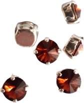 Opnaai studs ( 4 gaatjes ) gezet met Swarovski kristallen  ( Sew On ) , zilverkleurig , 8 mm per 24 stuks in de kleur Smoked Topaz