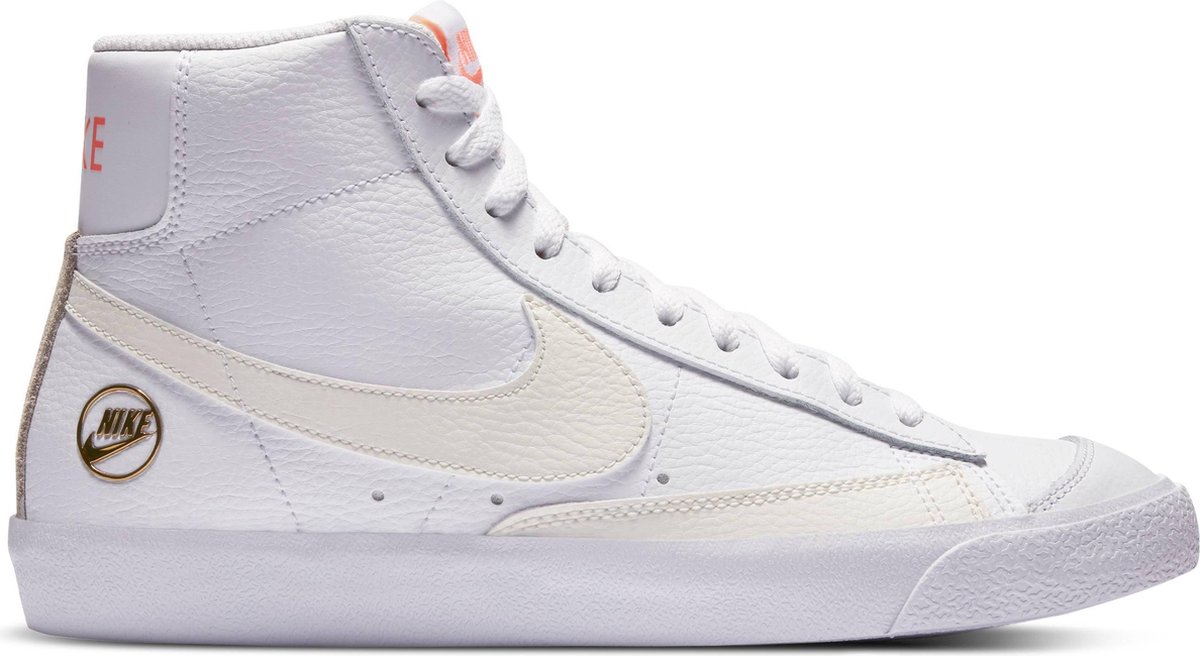 Nike Blazer Mid Vintage 77 Dames Sneakers White Sail Metallic Gold Atomic Pink . bol
