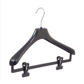 De Kledinghanger Gigant - 140 x Mantel / kostuumhanger kunststof zwart met schouderverbreding en anti-slip knijpers, 39 cm