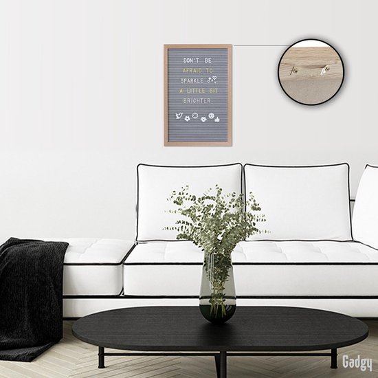 Gadgy Letter board gris feutre - 30x45cm - 170 blanc, 170 or brillant, 170 lettres argent brillant etc. - 100 icônes blanches - 4 punaises - lettres de sac de rangement etc.