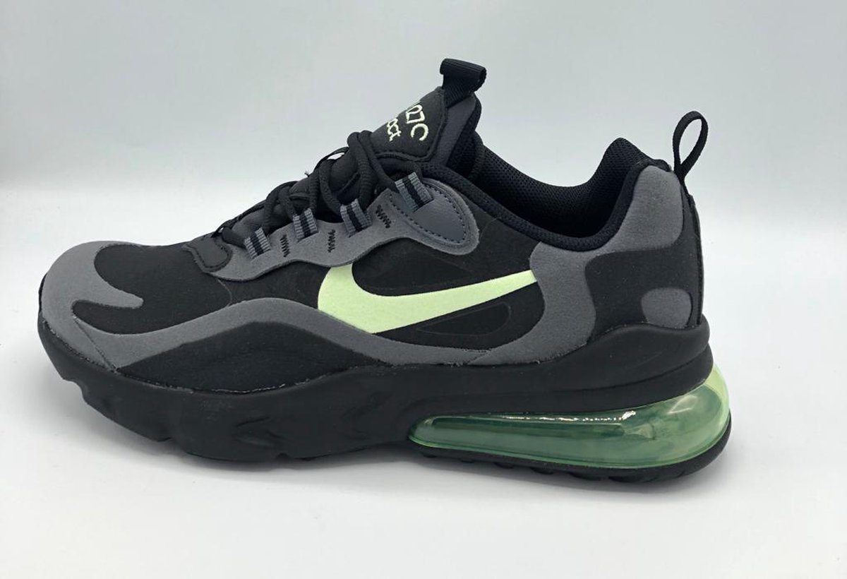 Nike Air Max 270 React (GS) - Maat 38.5 | bol.com