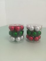 Set kerstballetjes - 18 stuks - rood , groen en wit - 2 sets van 18 stuks