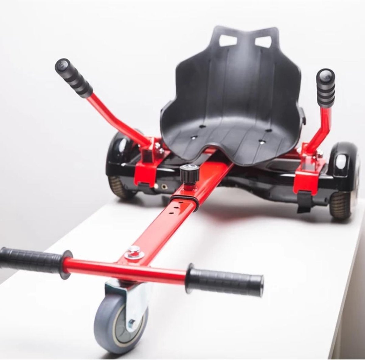 Hoverkart oxboard kart geschikt voor alle hoverboard, rood frame met zwart kuipstoeltje verstelbaar gratis verzending direct leverbaar buiten speelgoed - board - kar - kinder speelgoed - zeer stevig - - MoovWay