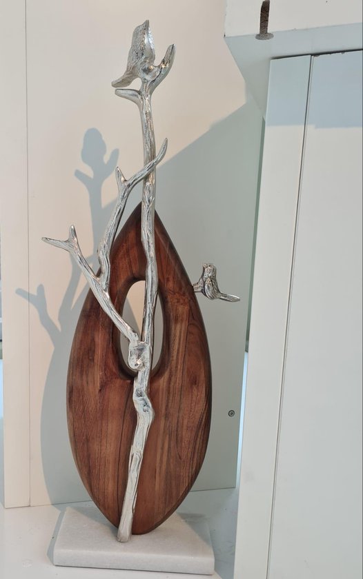 Sculpture oiseaux sur une branche d'aluminium et bois de manguier sur socle en marbre blanc