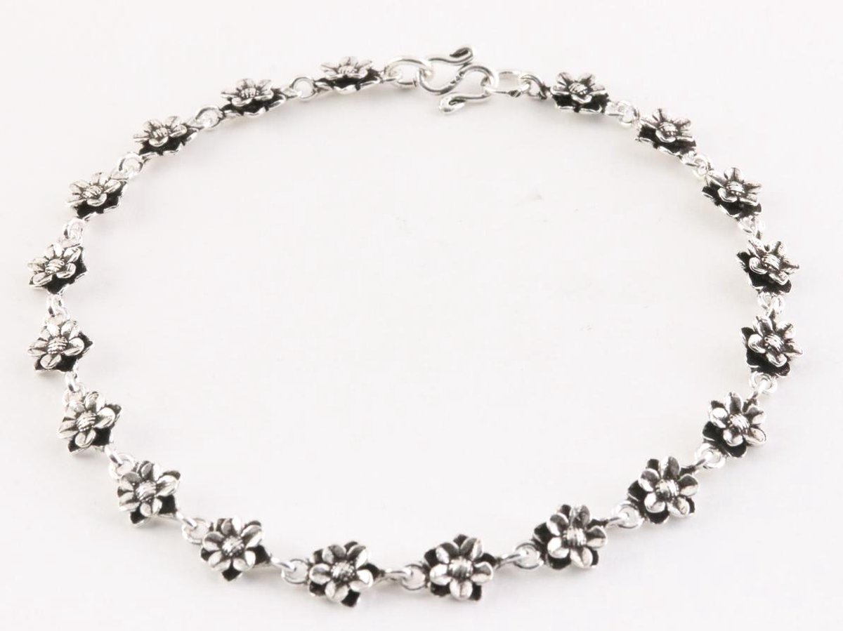Zilveren enkelband met bloemen
