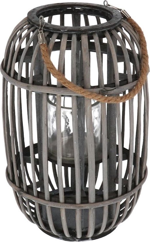 Lantaarn Met Een Gloeilamp Op Een Oud Gebouw Stock Foto - Image of muur