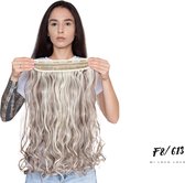 Wavy clip-in hairextension 60 cm lang krullend haar synthetisch, bruin blond mix kleur #F8/613 van Mi Loco Loco hair extensions clip in haar