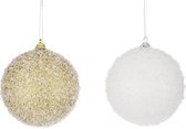 2x Kunststof kerstballen met witte sneeuw afwerking 8 cm - Kerstboomversiering/kerstversiering/boomversiering