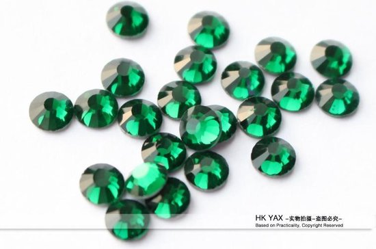 Strass Swainstones Emerald SS20 7A