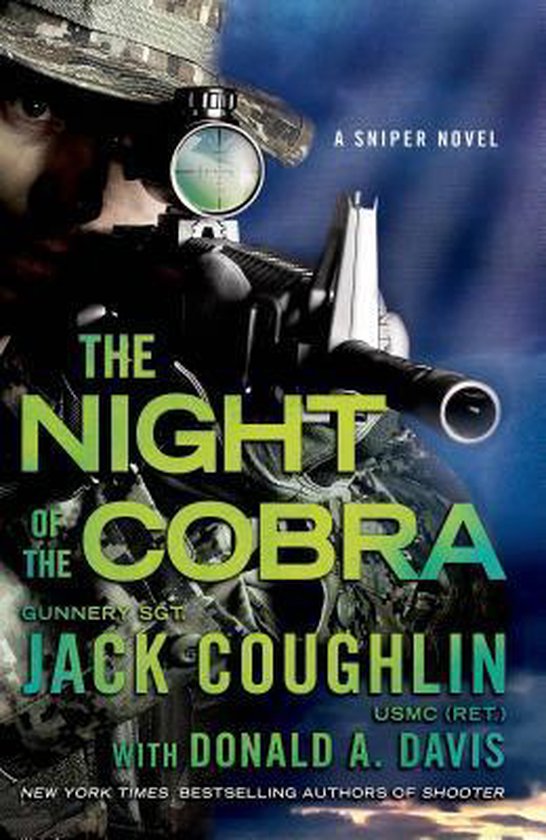 Boekomslag met sluipschutter die door een wapenkamer kijkt. Titel: The Night of the Cobra.