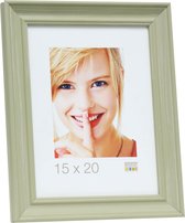 Deknudt Frames S46LF8  24x30cm Fotokader lichtgroen geschilderd in landelijke stijl