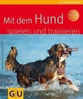 Mit dem Hund spielen und trainieren