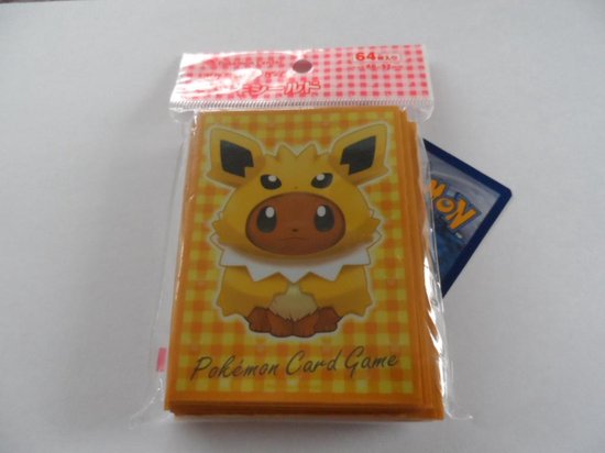 theater verlies uzelf olifant Japanse Pokemon card sleeves / kaart hoesjes Eevee Jolteon | Games | bol.com