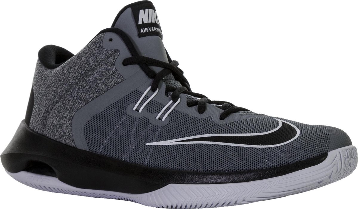 nike air max versitile 2