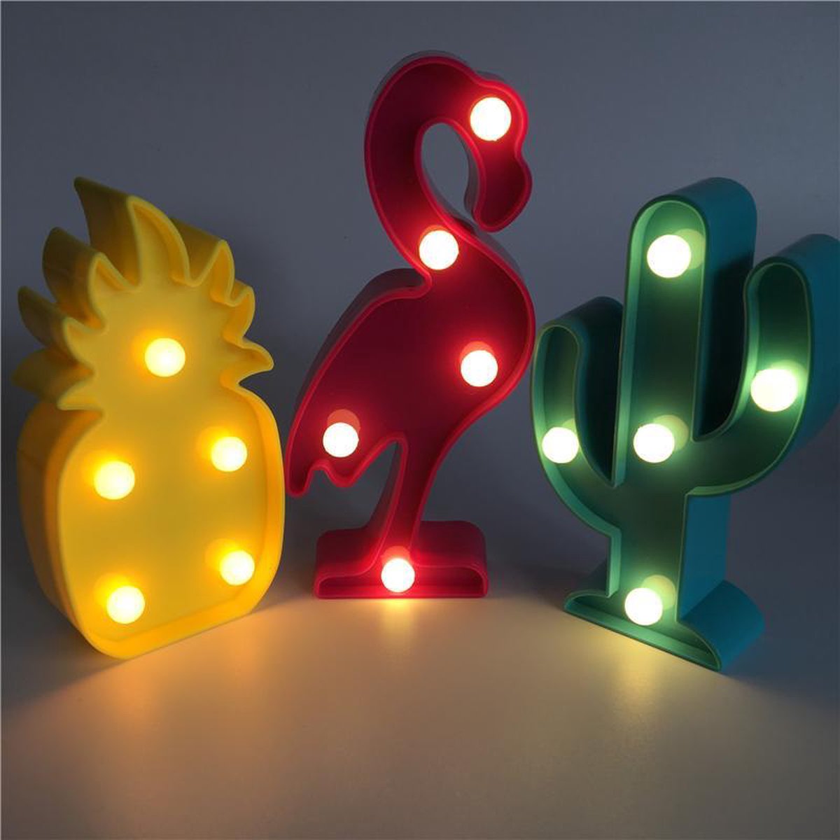 Mini Ananas LED lampje - 6.5 x 2.5 x 12 cm - Geel