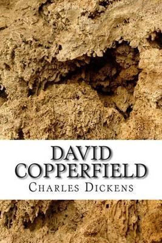 Couverture du livre "David Copperfield" de Charles Dickens avec un gros plan d'une texture rocheuse.