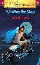 Shooting The Moon (Mills & Boon True Love)