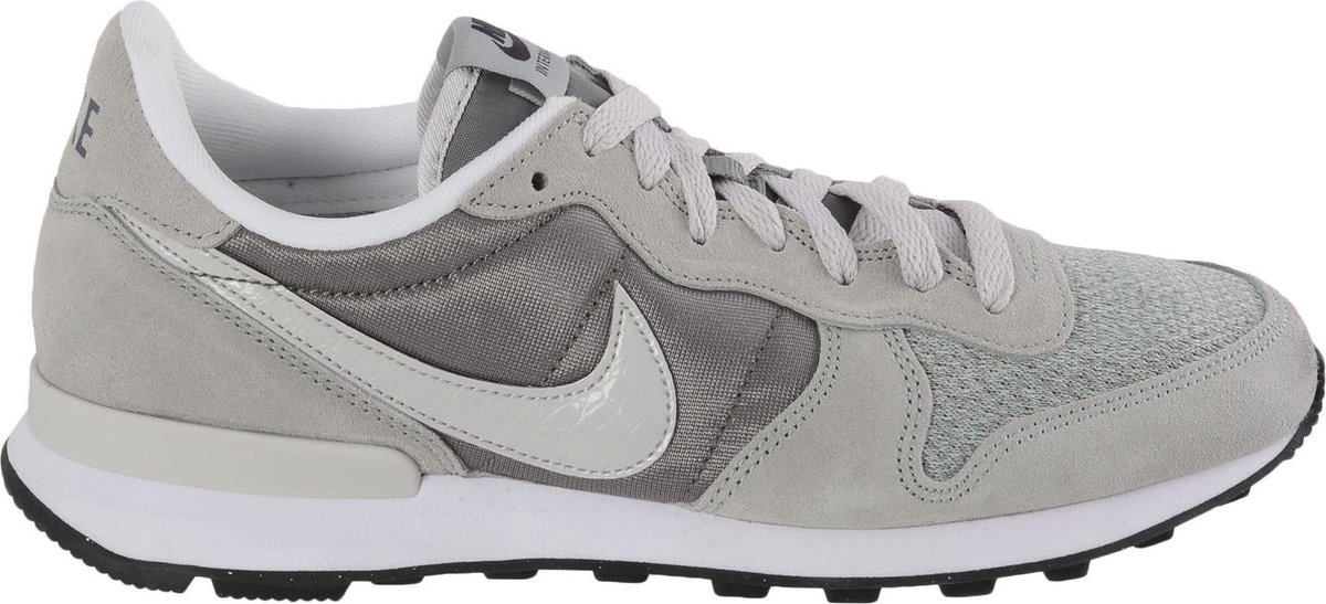 nike internationalist gr 43
