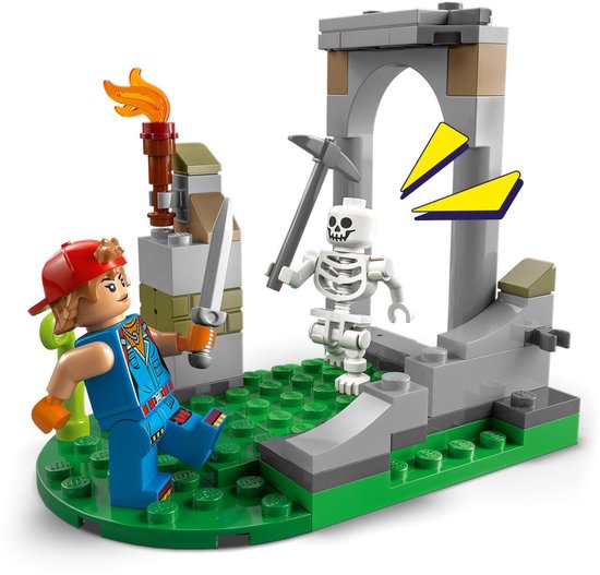 Set de jeu LEGO Fortnite avec une figurine attaquant un squelette près d'une ruine.